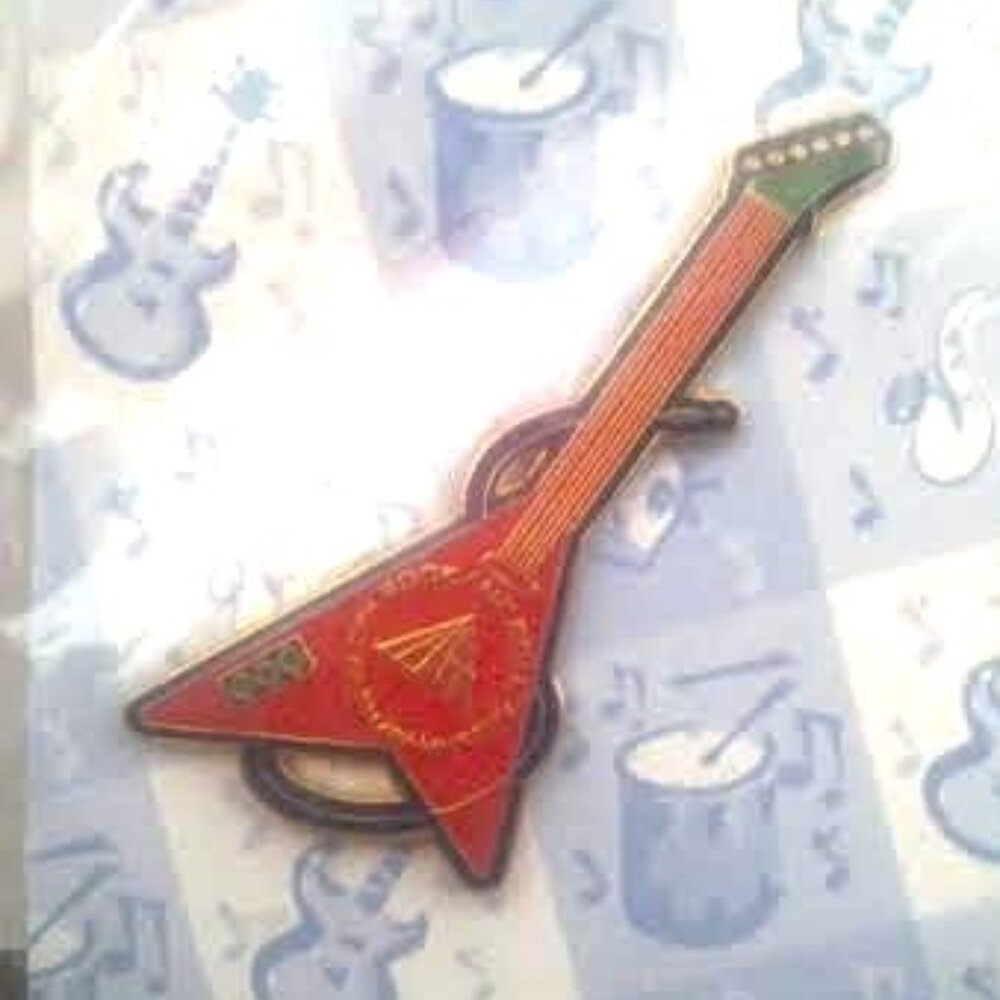 Rock & Roll Hall of Fame Museum Electric Guitar Flying V Double Pin Enamel